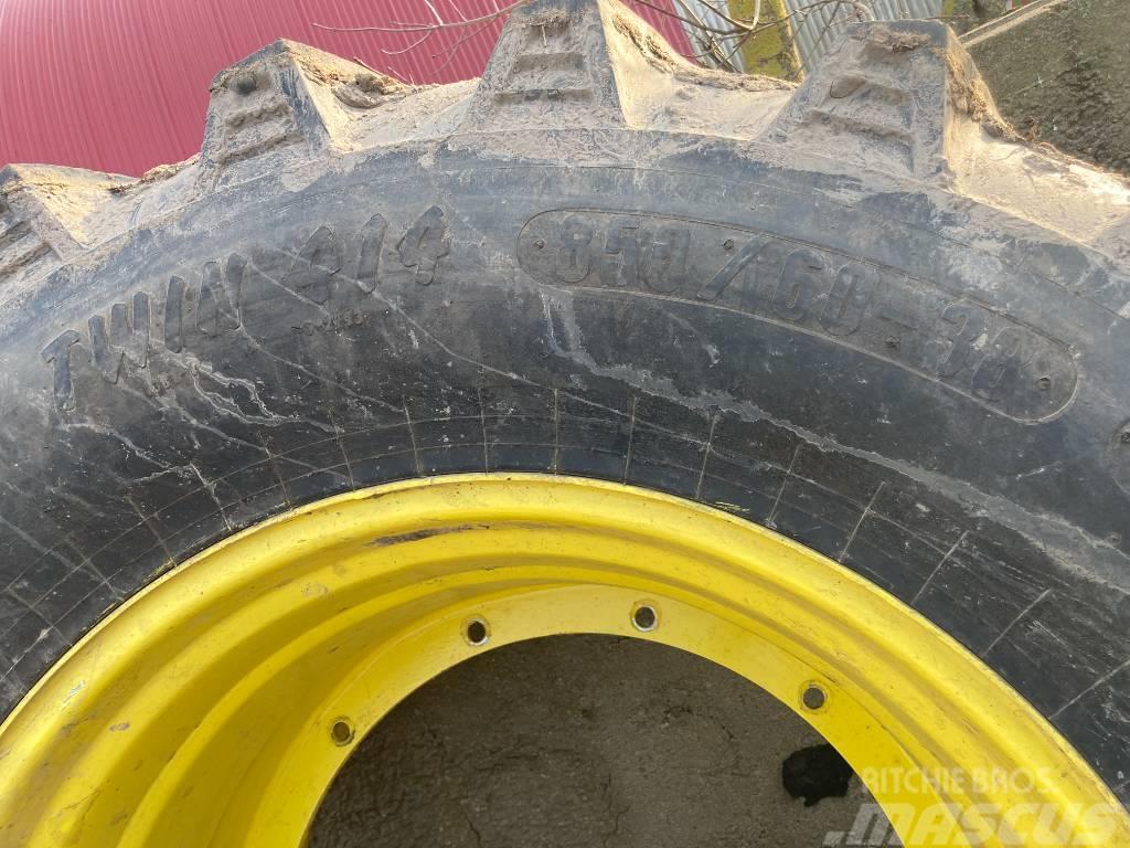 John Deere wide rims + trelleborg tyres Pneumatiky, kola a ráfky