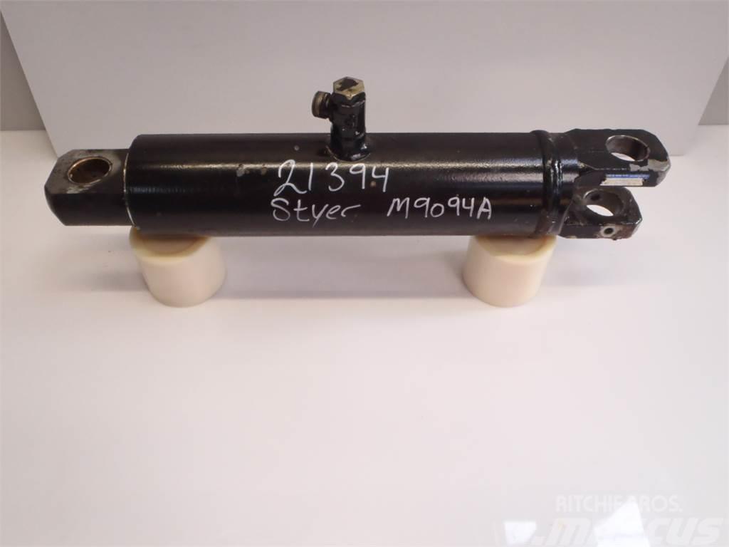 Steyr M9094A Lift Cylinder Hydraulika