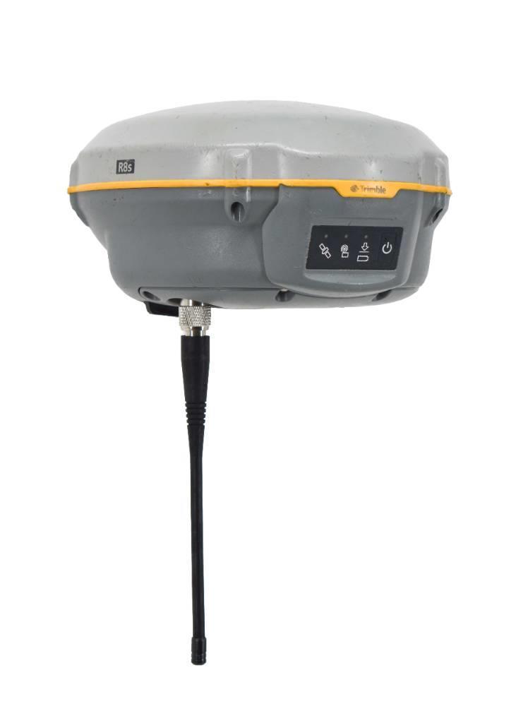 Trimble Single R8 Model S 410-470 MHz GPS Rover Receiver Ostatní komponenty