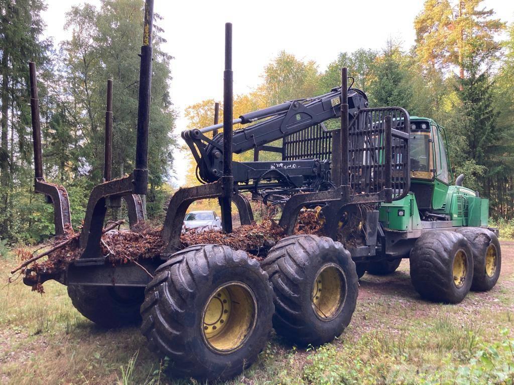 John Deere 1110 E Vyvážecí traktory