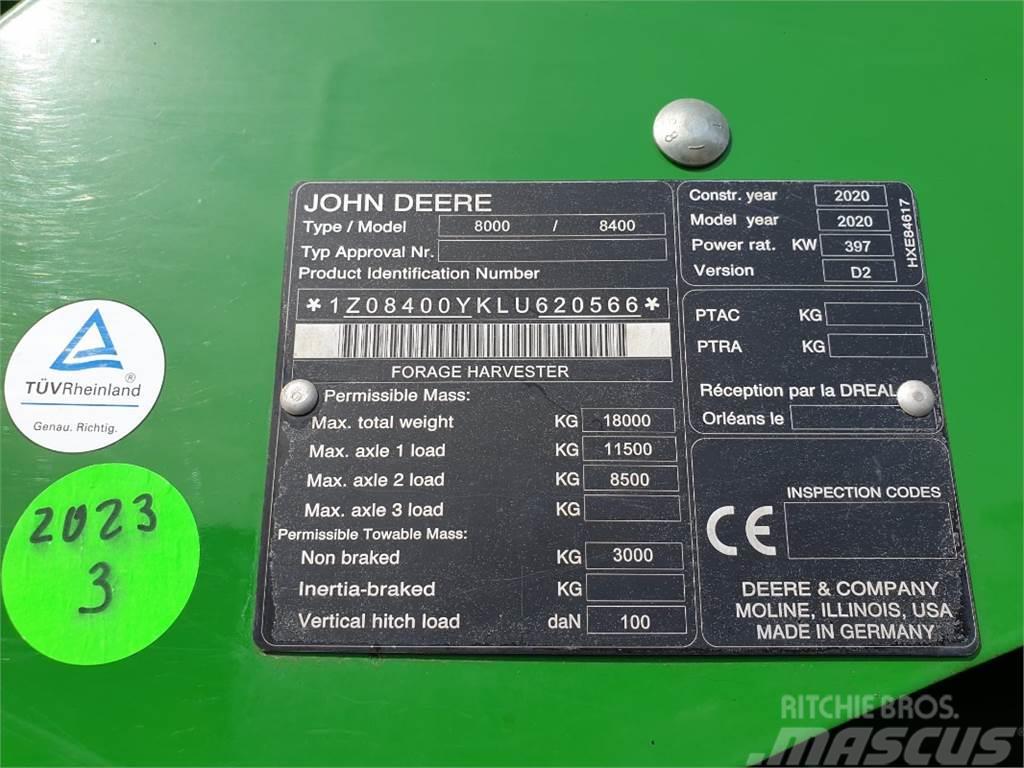 John Deere 8400 Sklízecí řezačka