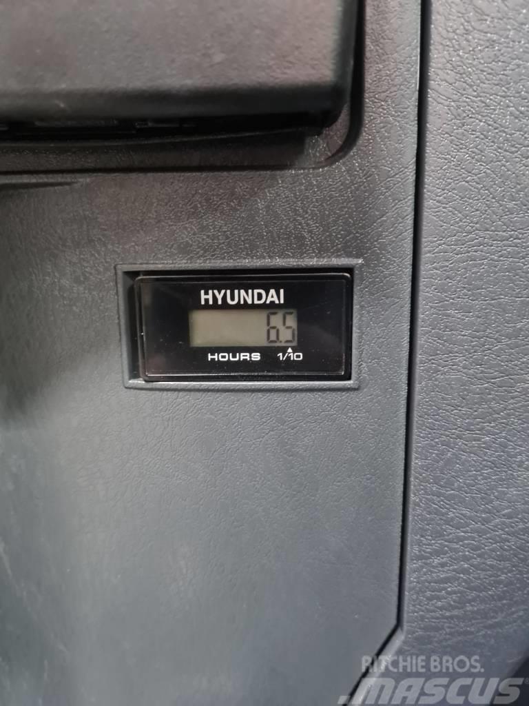 Hyundai R60CR-9A Mini rýpadla < 7t