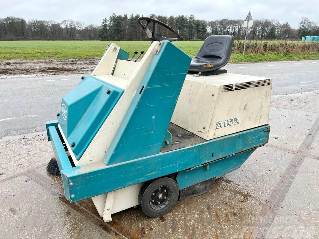 Tennant 215E Sweeper - Good Working Condition Zametací stroje