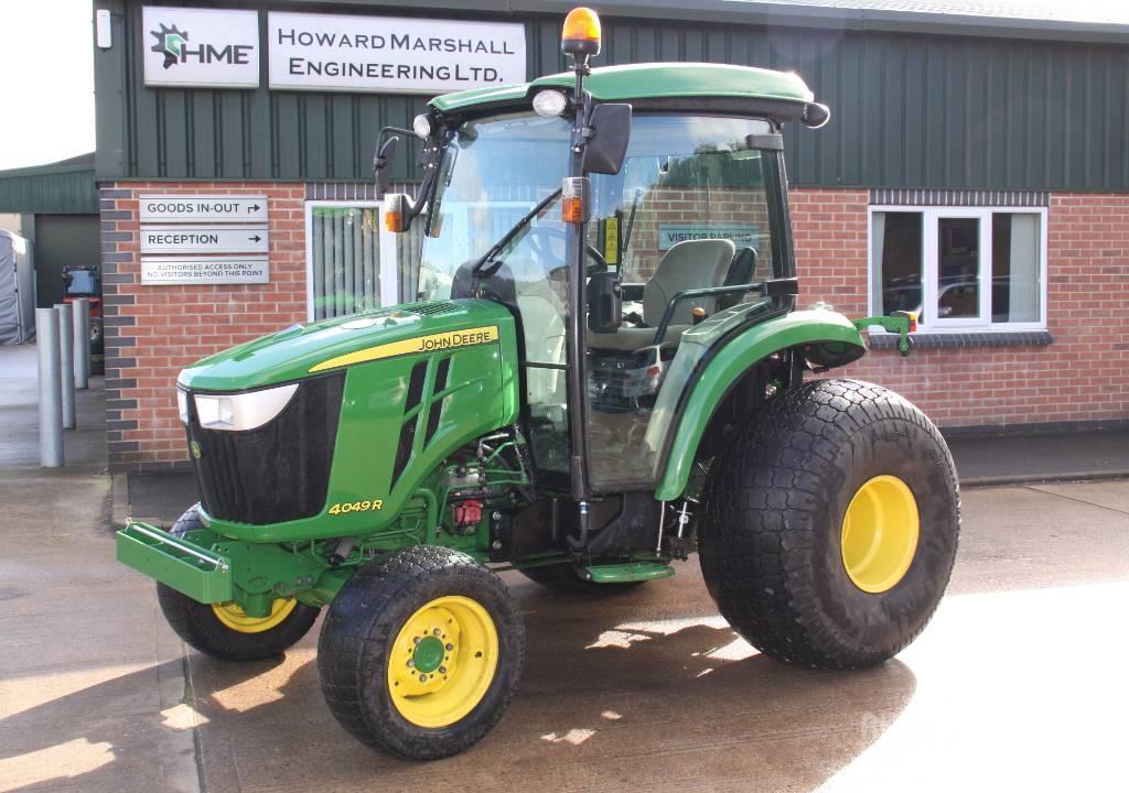John Deere 4049 R Kompaktní traktory