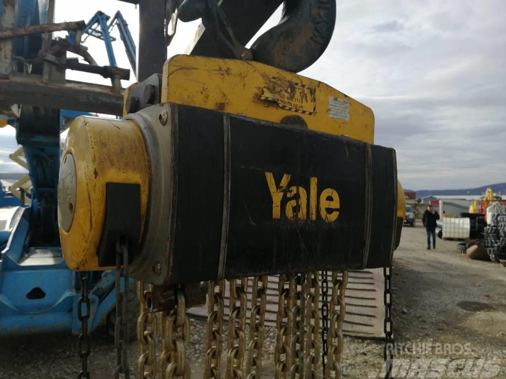 Yale Lift 360 Kladkostroje, navijáky a stavební výtahy