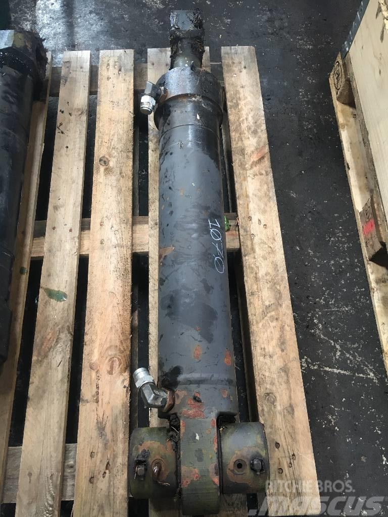 Timberjack 1070 TJ180 dipper cylinder Těžební jeřáby