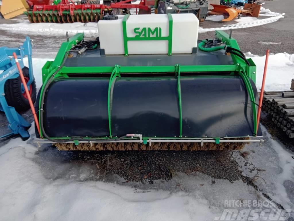 Sami K 2000 kauhaharja vesityksellä Další silniční a sněhové stroje