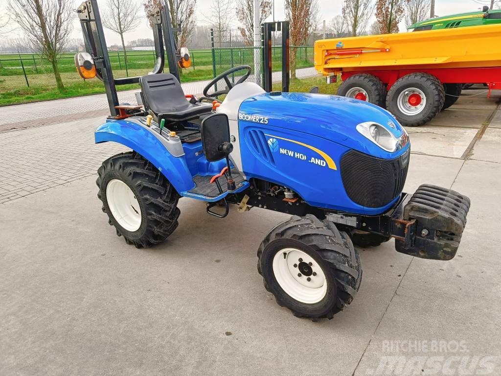 New Holland Boomer 25 HST Traktory