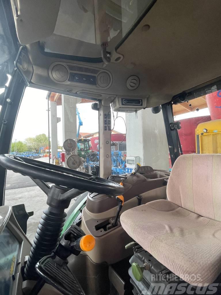 John Deere 5720 Traktory