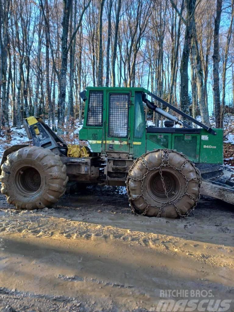 John Deere 540 G III Lesní kolové traktory