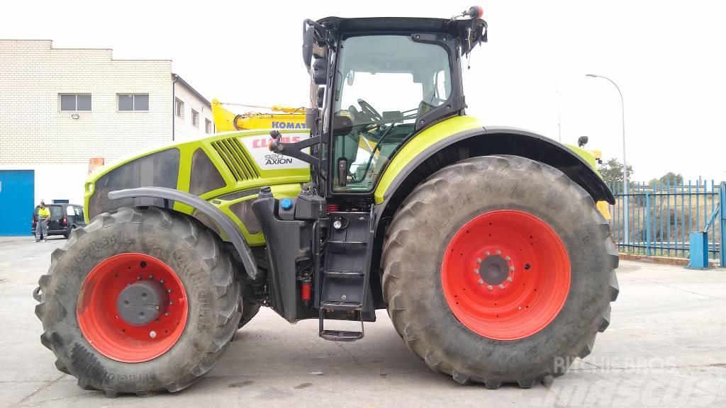 CLAAS Axion 920 Traktory