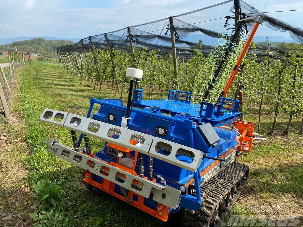  Slopehelper Robotic Farmning Attachements Další příslušenství k traktorům