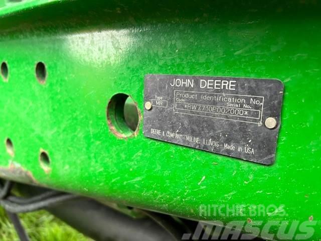 John Deere 7710 Traktory