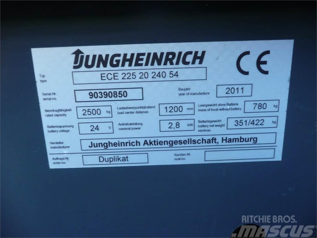 Jungheinrich ECE 225 2400X540mm Nízkozdvižné vozíky