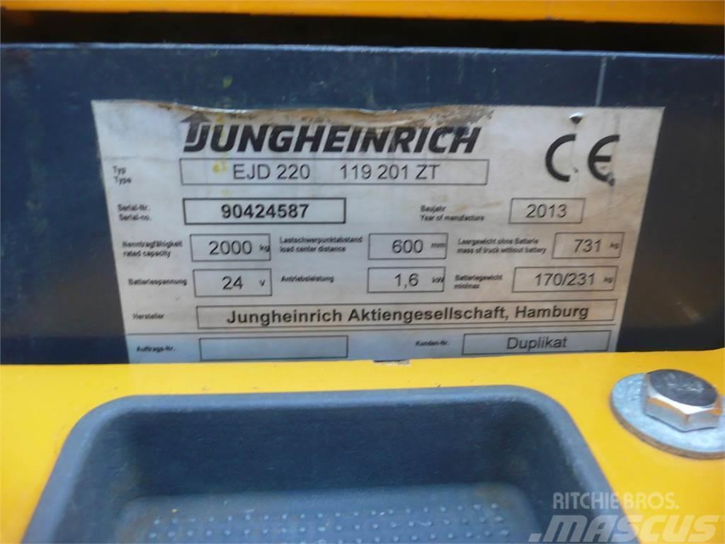 Jungheinrich EJD 220 201 ZT Samohybné vozíky