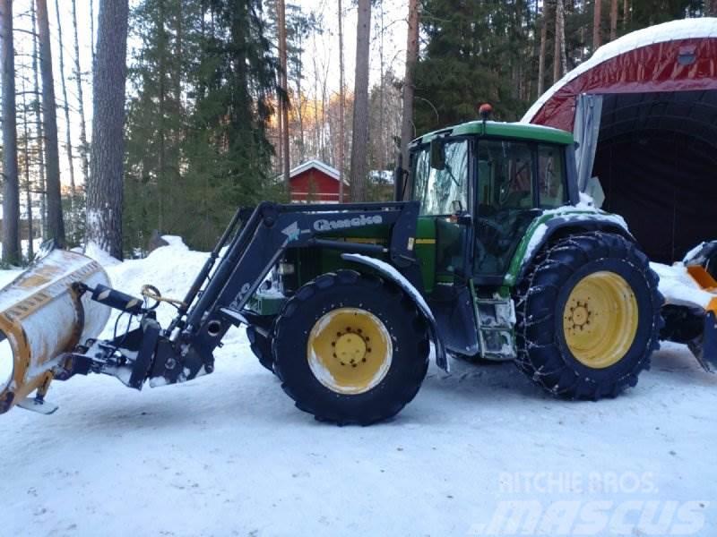 John Deere 6910 Traktory