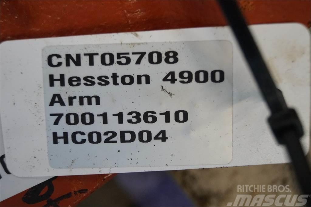 Hesston 4900 Čelisti na balíky