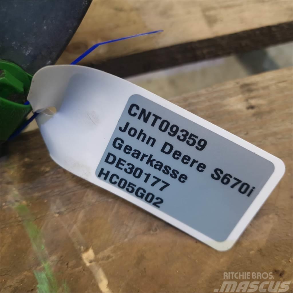 John Deere S670 Převodovka