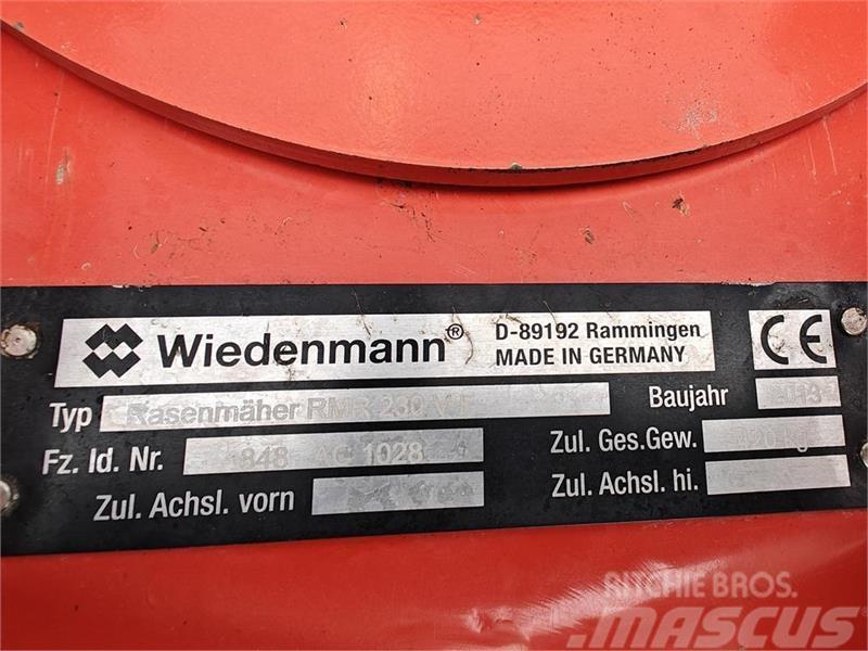 - - -  Wiedemanmann RMR 230 V-F Sekačky namontované a tažené