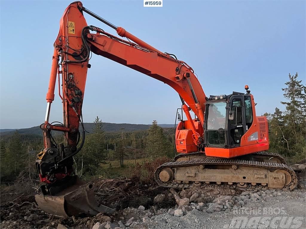 Doosan DX235LCR crawler excavator w/ GPS, bucket and tilt Pásová rýpadla