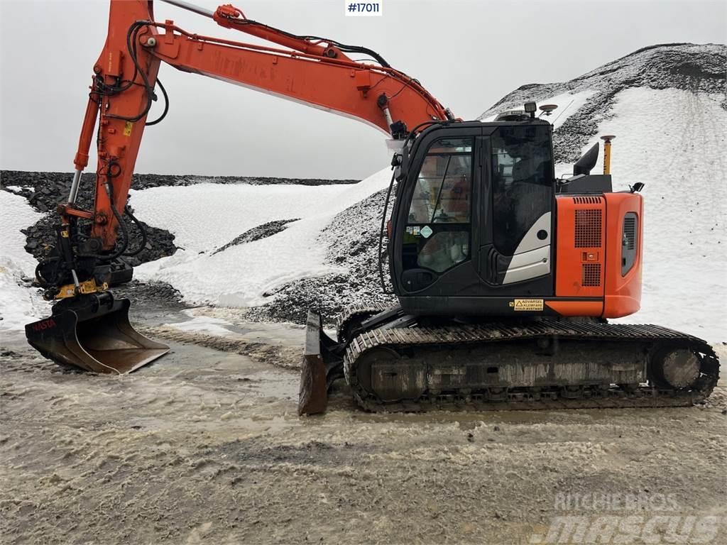 Hitachi ZX135us-6 excavator w/ gps, digging bucket, cleani Pásová rýpadla
