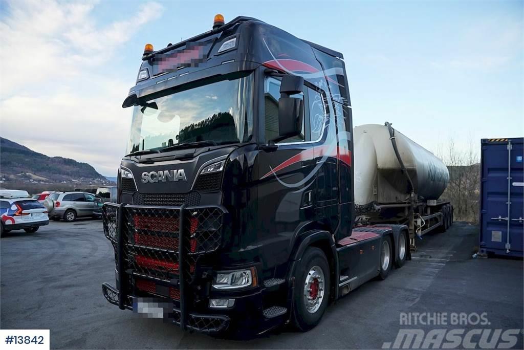 Scania S730 6x4 Truck Tahače
