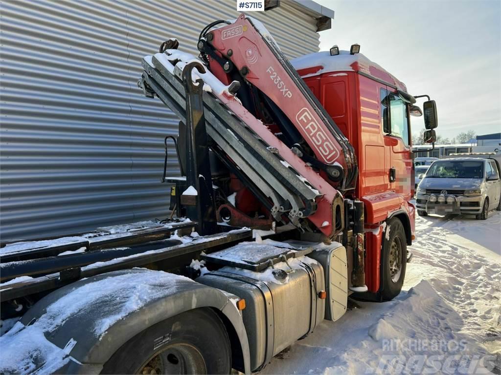 MAN TGA 35.480 Hook Truck 8x4 with FASSI F235XP Crane Hákový nosič kontejnerů
