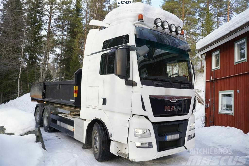 MAN TGX26.480 6x2 Hook truck with flat bed Hákový nosič kontejnerů