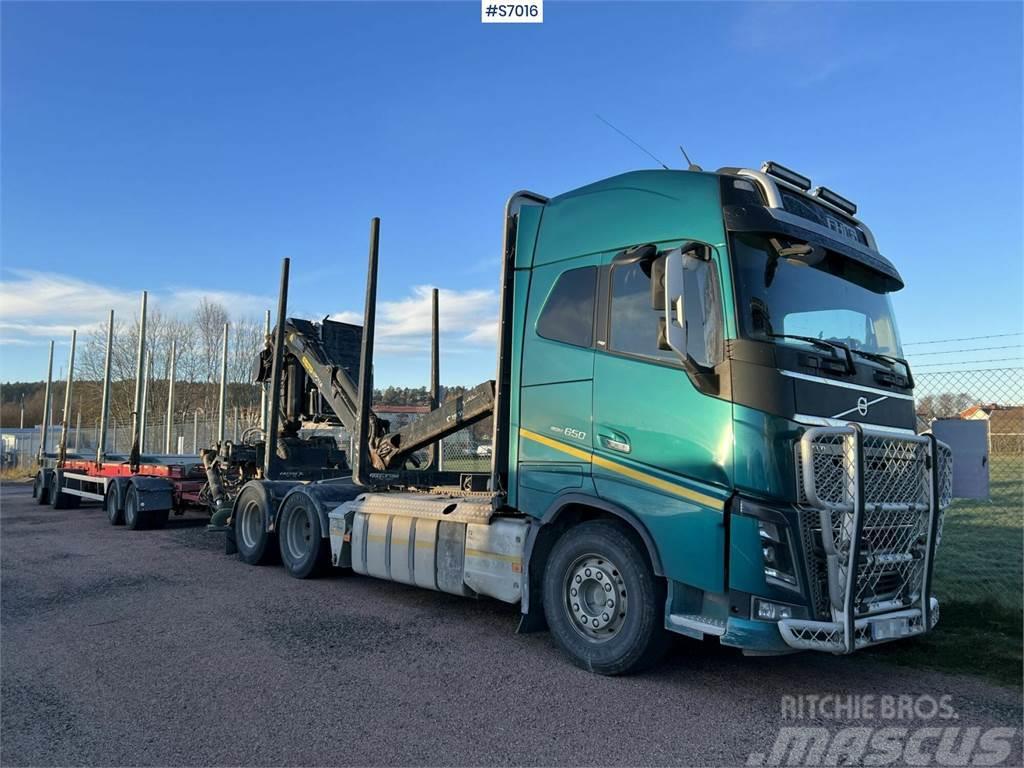 Volvo FH16 Timber truck with trailer and crane Vozy na přepravu kmenů
