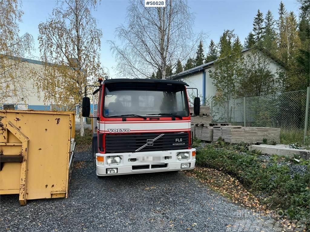 Volvo FL614 4X2, Serviced and inspected Only 50.000 km Hákový nosič kontejnerů
