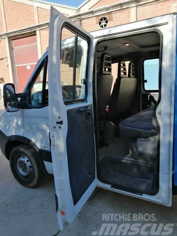 Camion Iveco Daily Doble Cabina con Pluma Další