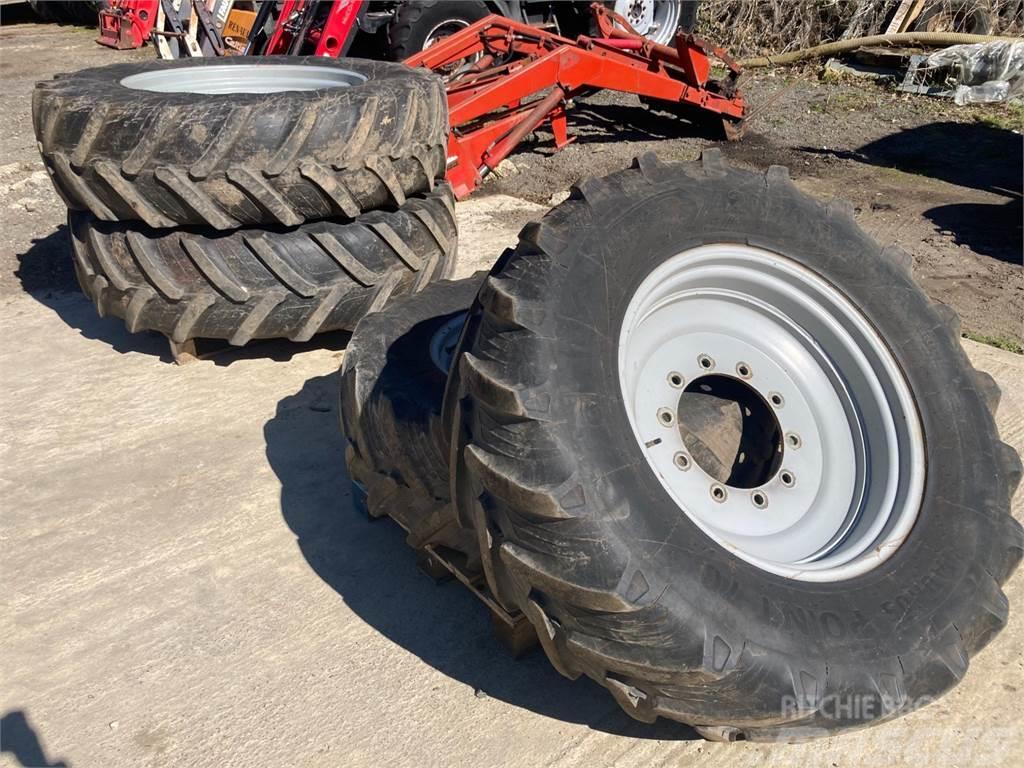 Massey Ferguson Wheels and tyres to suit 6700s series Další