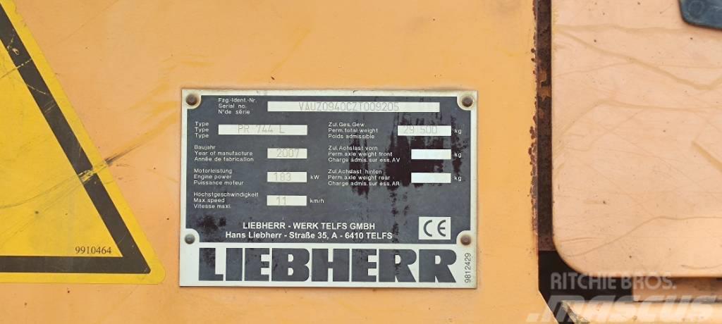Liebherr PR 744 L Pásové dozery