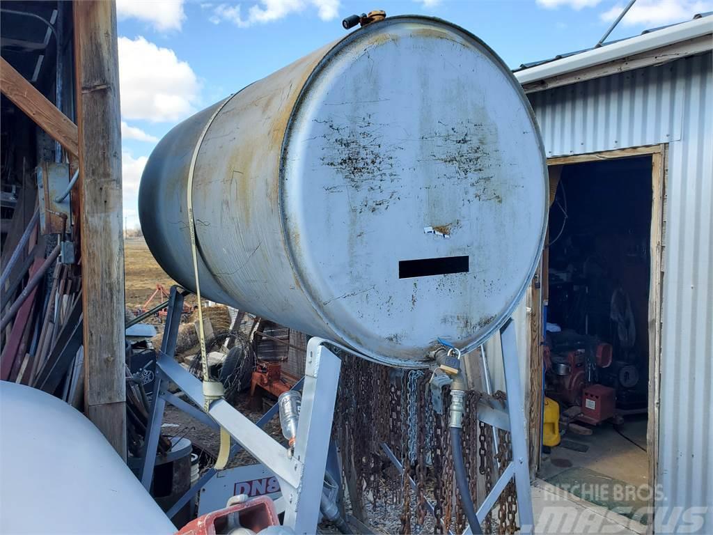 Unknown 250 Gallon Cisterny