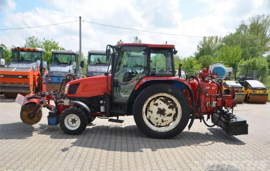 New Holland TL 90 A Traktory