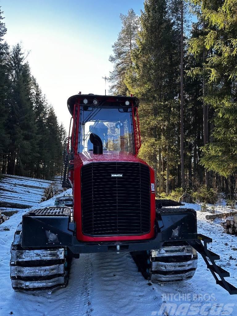 Komatsu 825 Vyvážecí traktory