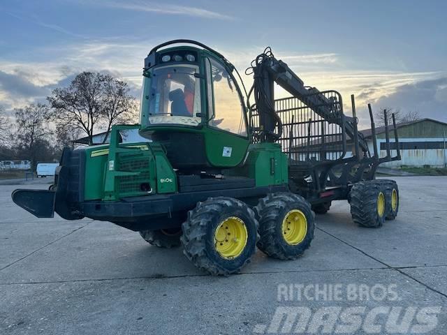 John Deere 810 E Vyvážecí traktory