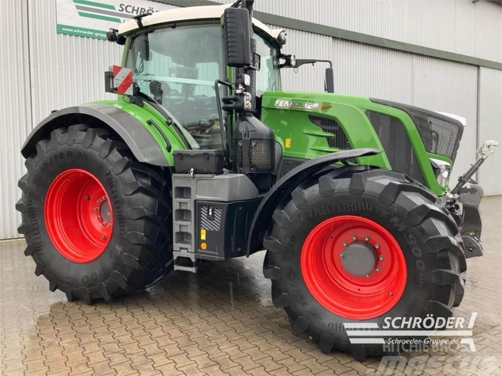 Fendt 828 VARIO S4  PROFI PLUS Traktory