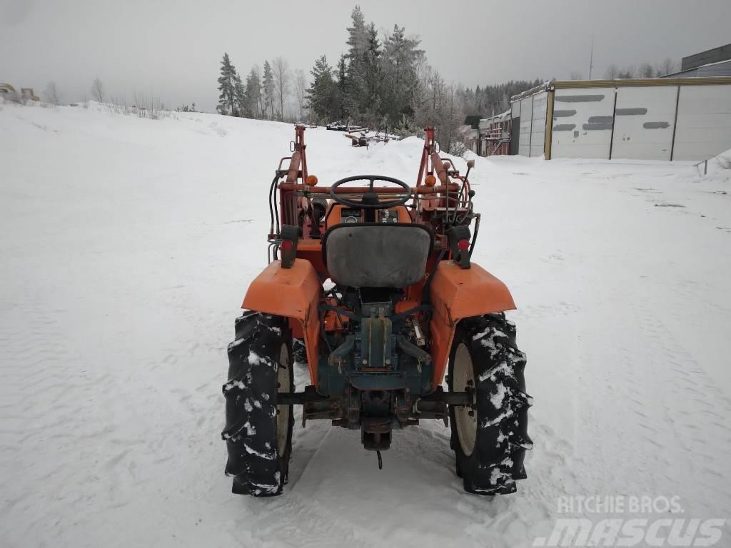 Kubota B 1400 Traktory