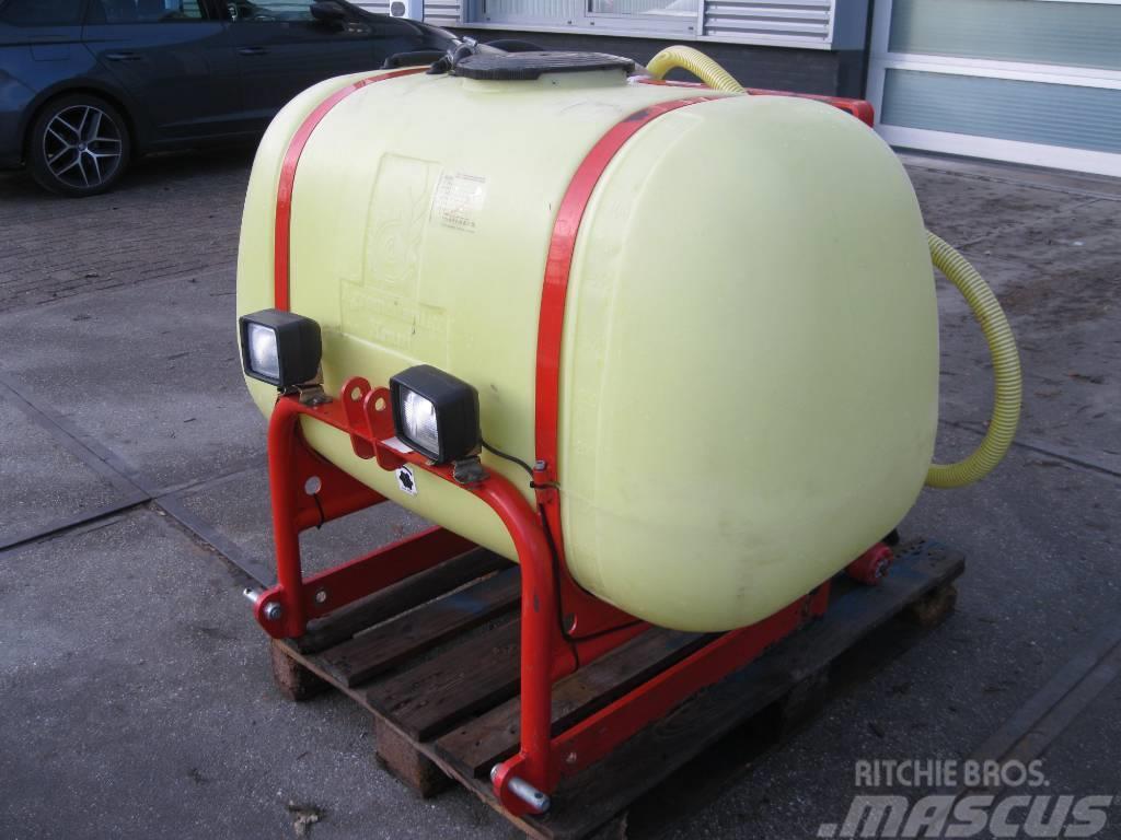 Agromehanika 400 liter tank in frame Aplikátory tekutých hnojiv
