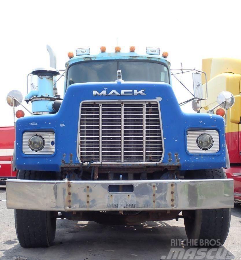 Mack RB688S Hákový nosič kontejnerů