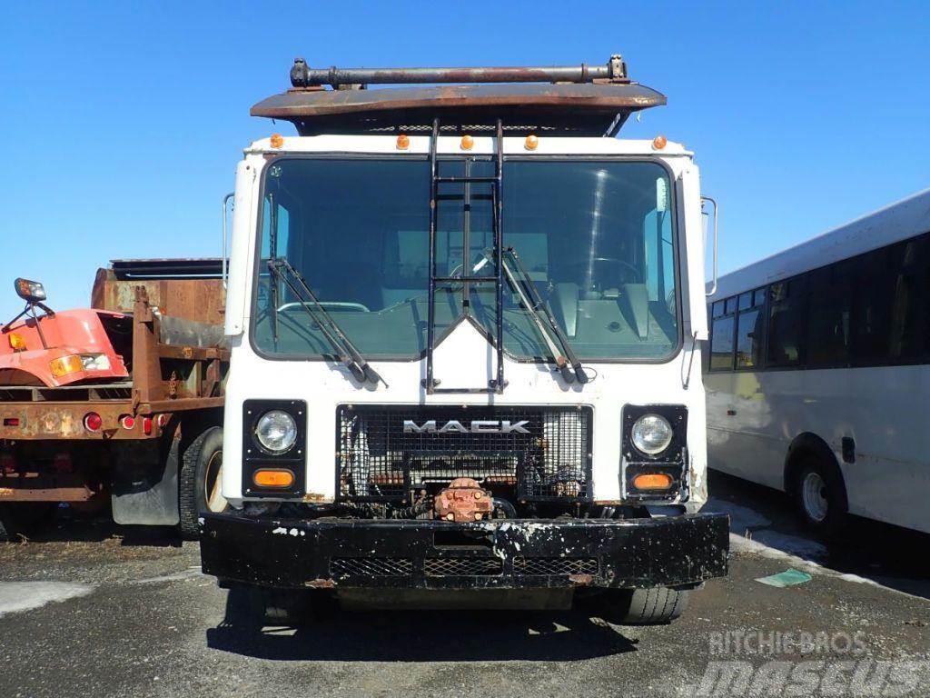Mack MR690S Popelářské vozy