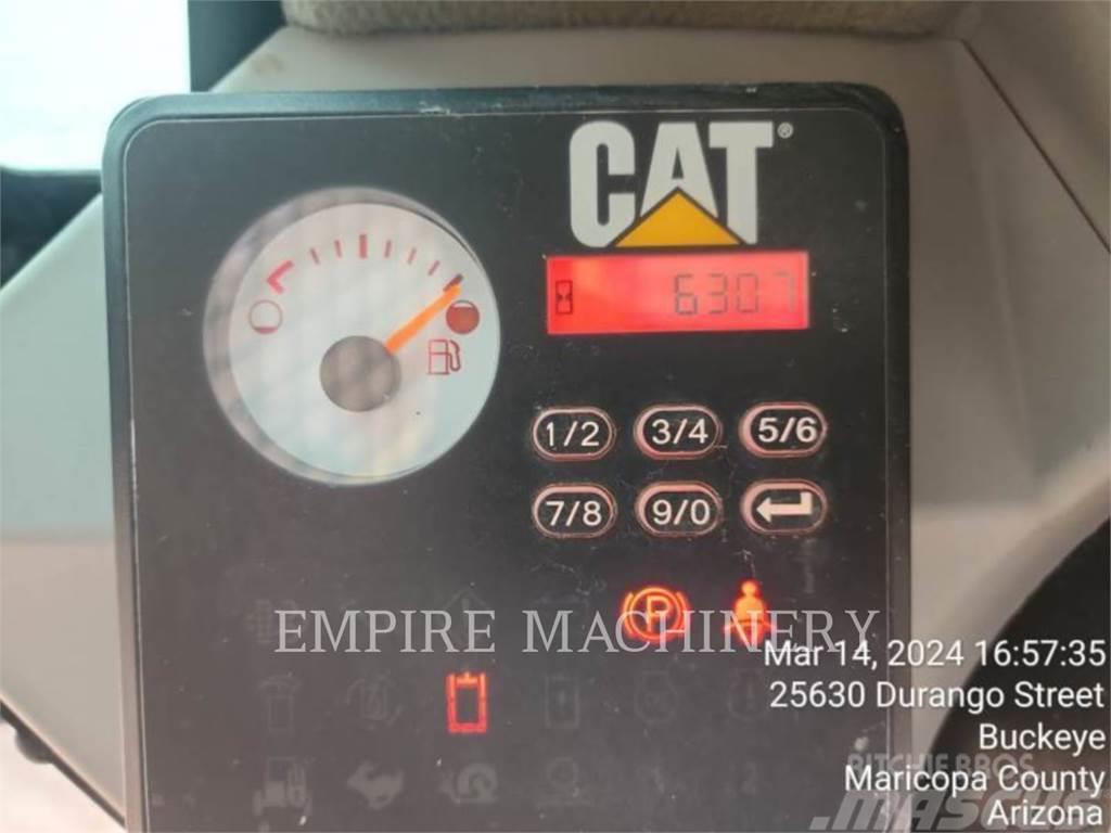 CAT 259D Smykem řízené nakladače