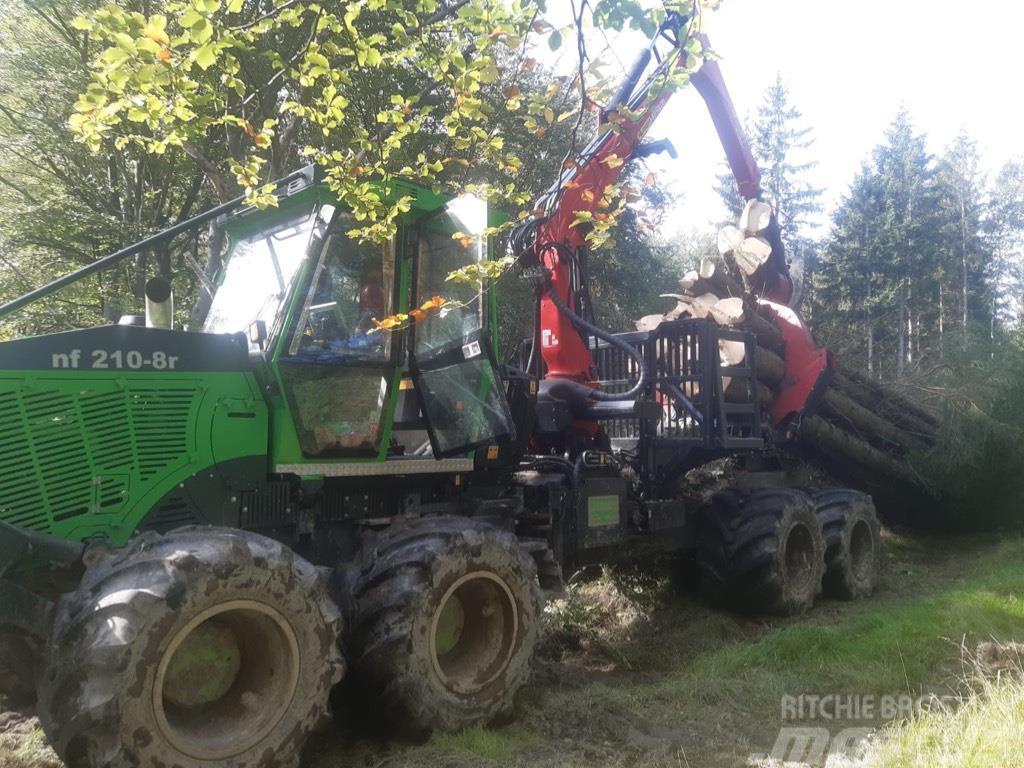 Noe 210-8RF Lesní kolové traktory