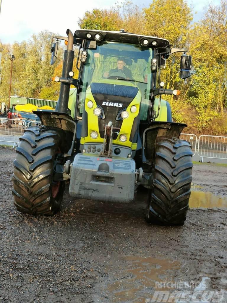 CLAAS Axion 830 Cmatic Traktory