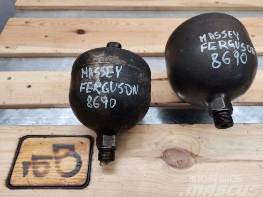 Massey Ferguson 8690 {hydraulic accumulator axle Hydraulika