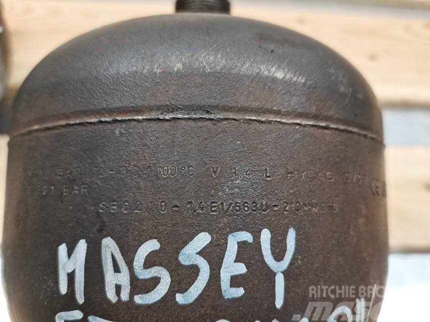 Massey Ferguson 8690 {hydraulic accumulator axle Hydraulika