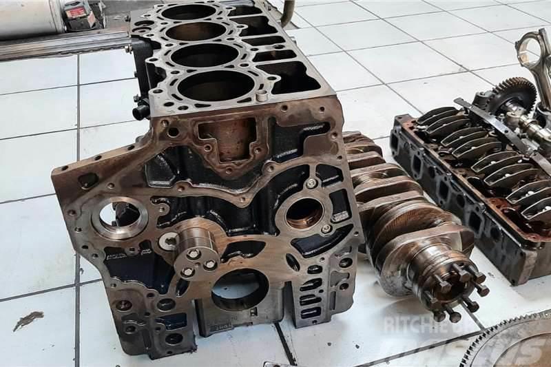Deutz TCD 3.6 L4 Engine Stripped Další