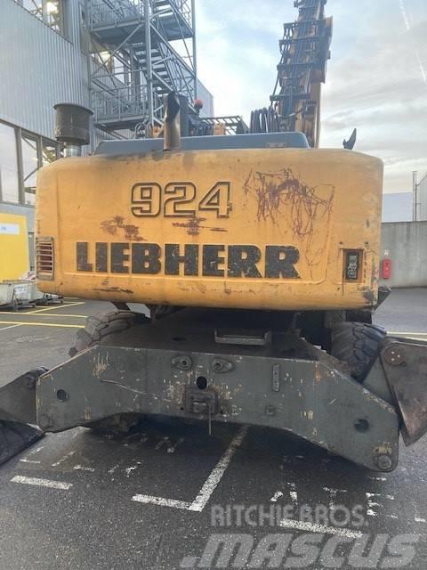Liebherr 924C-LI Kolová rýpadla