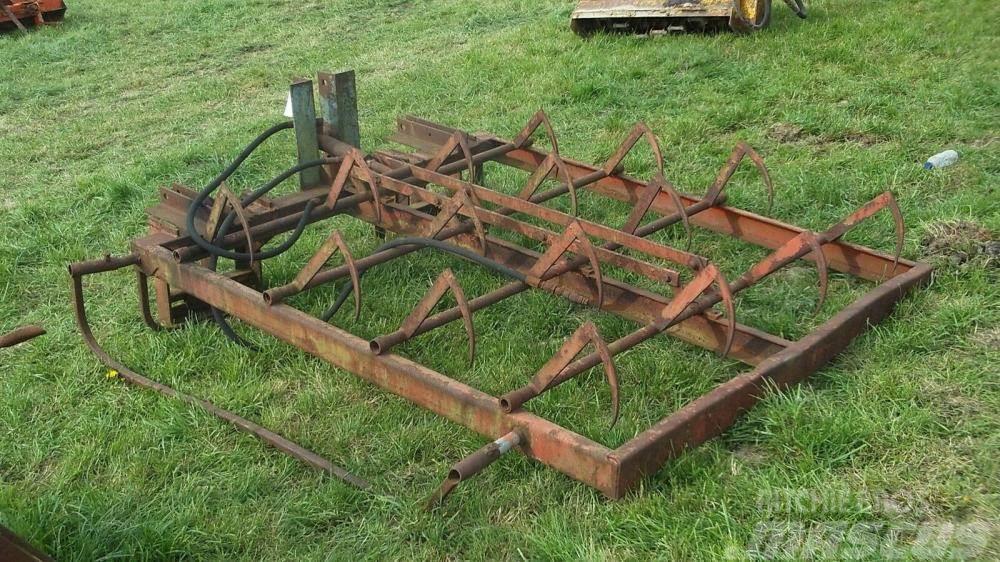 Browns Flat 8 grab £280 Traktory